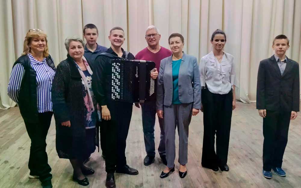 ВЫПУСКНИК ШАХТИНСКОГО МУЗЫКАЛЬНОГО КОЛЛЕДЖА ПАВЕЛ ПАВЛЮК ВЫСТУПИЛ С КОНКУРСНОЙ ПРОГРАММОЙ